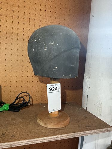 Lot #924 (1 of 3)