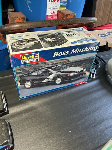 Lot #256 (1 of 4)