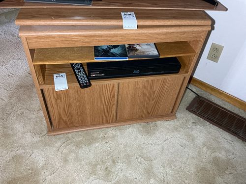 Lot #684 (1 of 4)