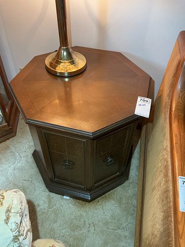 Lot #709 (1 of 5)