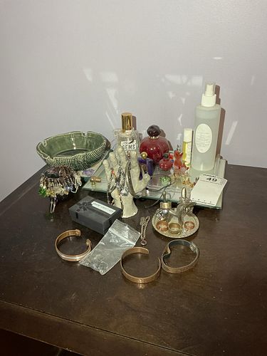 Lot #49 (1 of 19)