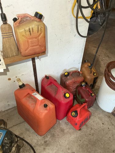 Lot #528 (1 of 8)