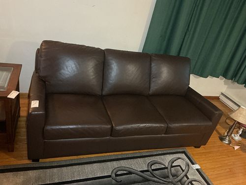 Lot #372 (1 of 7)