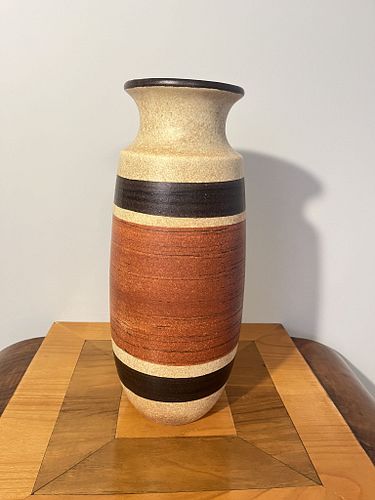 Lot #22 (1 of 8)