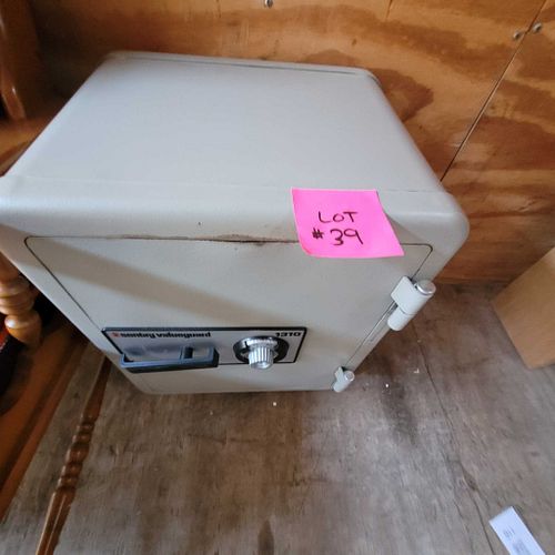 Lot #39 (1 of 4)