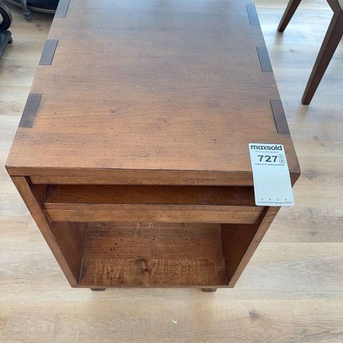 Lot #727 (1 of 4)