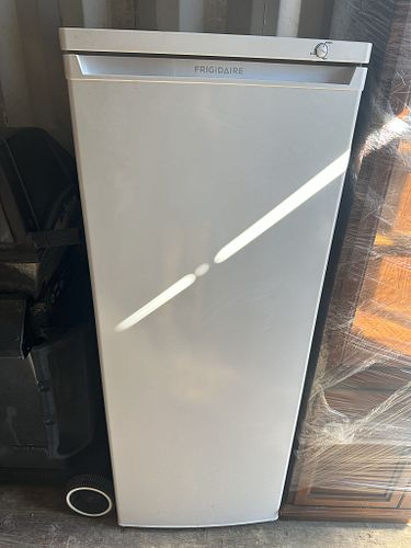 Lot #81 (1 of 6)