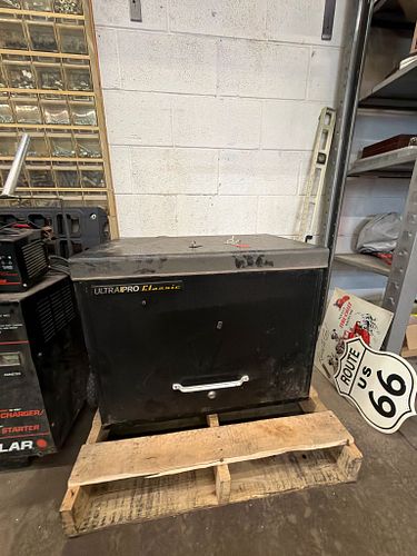 Lot #493 (1 of 13)