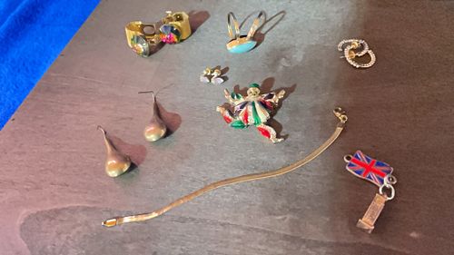 Lot #65 (1 of 10)
