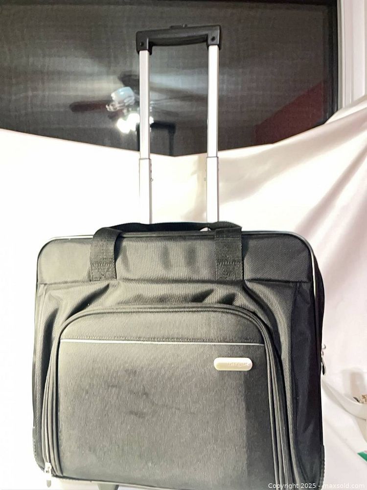 Targus wheeled rolling briefcase Maxsold