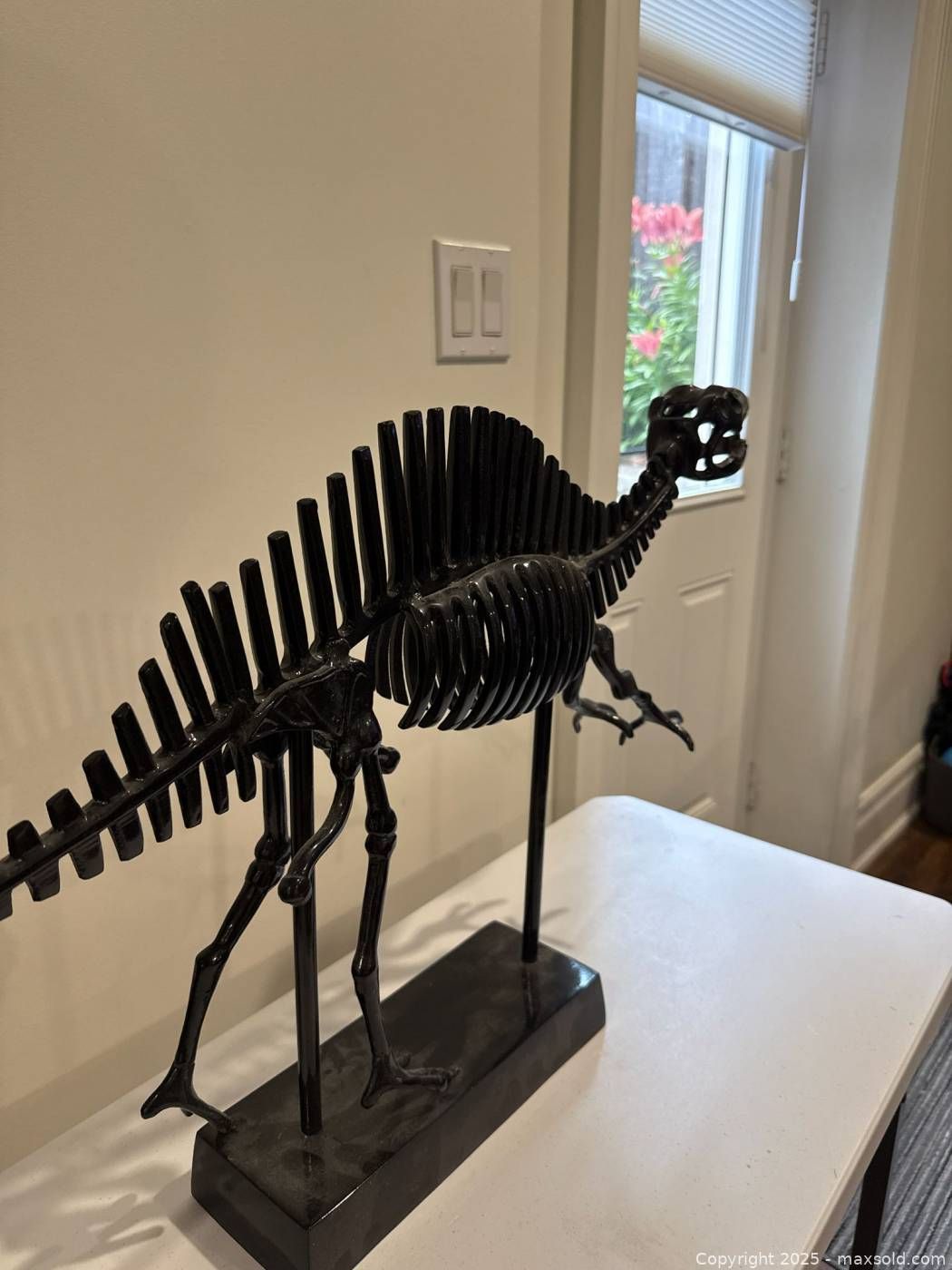 Black Metal Dinosaur Skeleton Sculpture for Home Decor Toronto