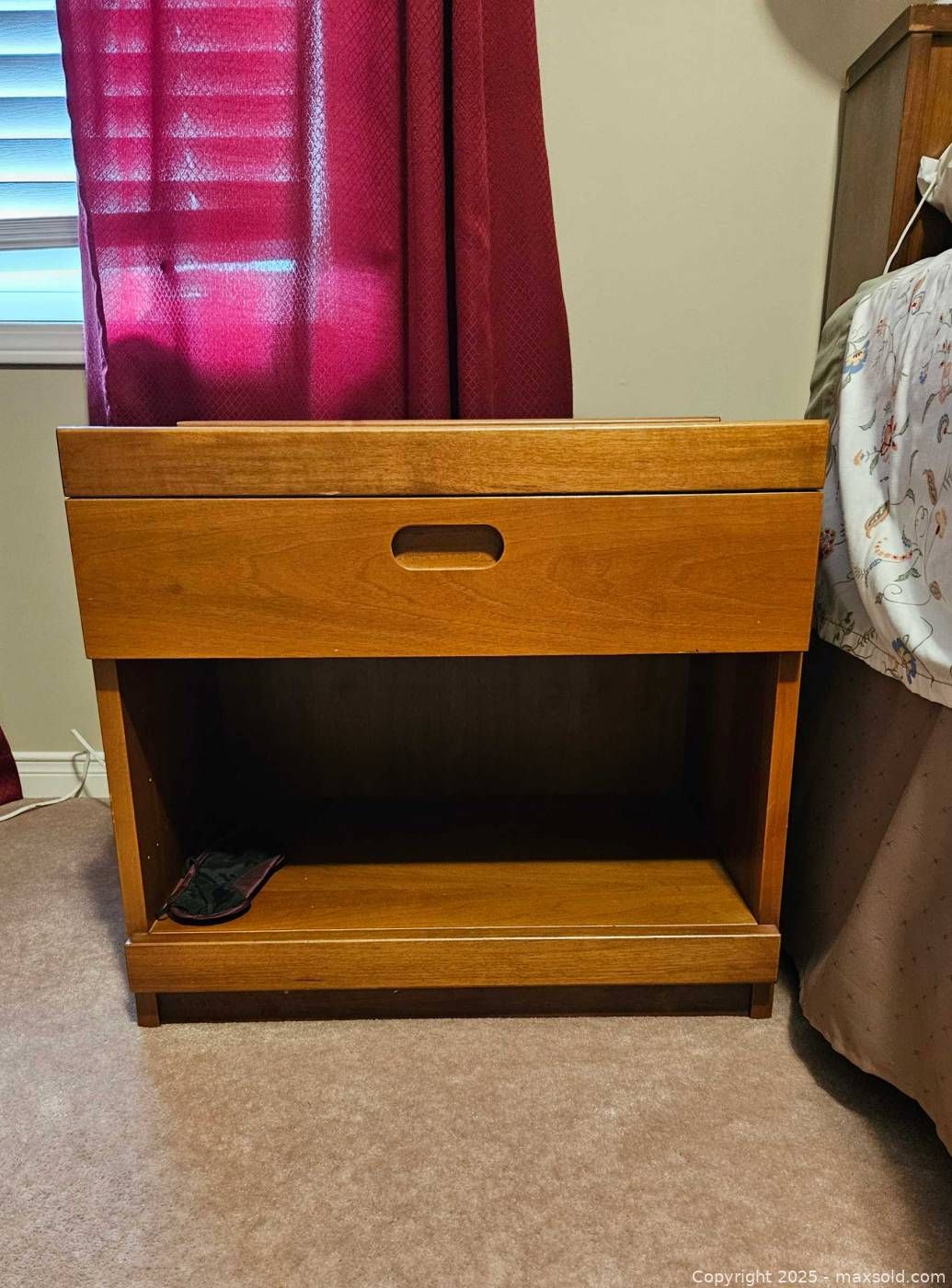 Solid wood night table with drawer | Maxsold