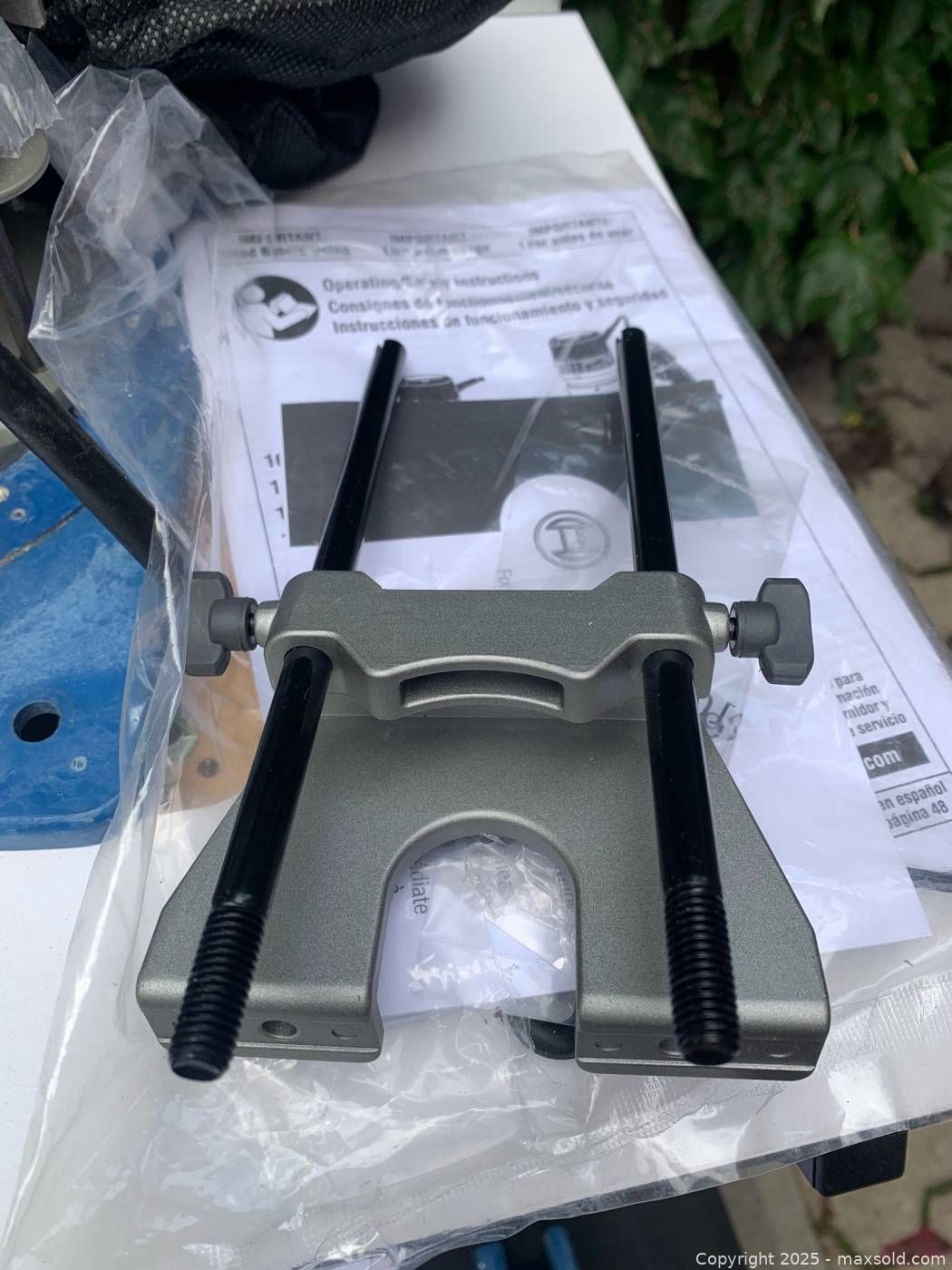 Bosch 2 25 HP router Rockler benchtop table Bosch edge guide Maxsold