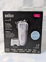 Front of Braun Silk-épil 5 epilator box showing product image, branding, and included accessories.