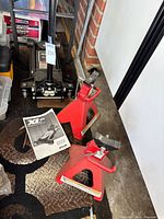 Floor jack, jack stands, manual