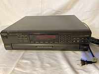 Front view of Technics SL-PD6 CD changer with display and controls