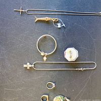 Overview of all jewelry pieces laid out