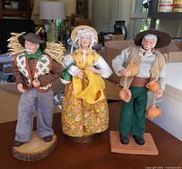Front view of all three Santon figurines