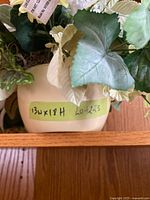 Close view of pot with dimension label