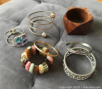 All seven bracelets laid out for group overview