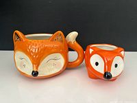 Front view of both fox bowls