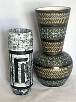 Two vases side by side, front view