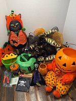 Overview of assorted Halloween décor items
