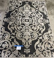 Full view of Safavieh Paradise rug showing complete pattern and shape
