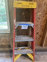 Front view of Werner 4 ft fiberglass step ladder