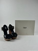 Shoes front view with Chloé box