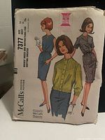 Front of McCall’s 7377 pattern envelope showing illustrations and size/price details