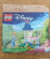 Front of sealed LEGO Disney 30695 polybag showing contents and age recommendation