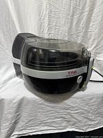 Closed T-fal Actifry 2 in 1 showing exterior condition