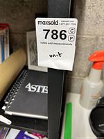 Close view of vertical support and finish