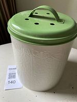 Overall view of compost bin with lid on