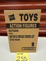 Front view of sealed Hasbro E0370AS05 action figure case