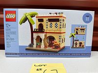 Front of sealed LEGO 40590 box