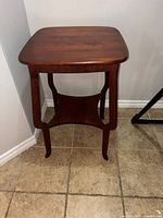 Angle view of entire side table