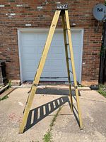 Full side view of Featherlite fiberglass step ladder
