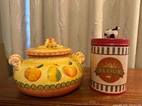 Bowl and canister side-by-side showing overall appearance