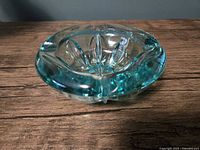 Oblique view showing ashtray rim and color