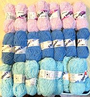 Front view showing all 23 balls in three colour groups with labels