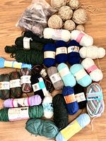 Overview of entire yarn lot showing colour variety and quantities