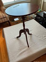 Full view of mahogany pedestal side table
