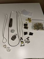 Overview of entire mixed jewelry lot