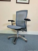 Front view of Knoll Life chair