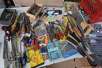 Overview of all hand tools on table