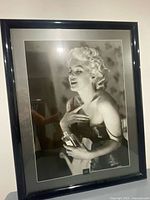 Front view of framed Marilyn Monroe portrait print