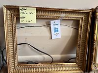 Ribbed gold frame front view with dimension note