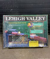 Front of sealed Lehigh Valley 6-unit train set box